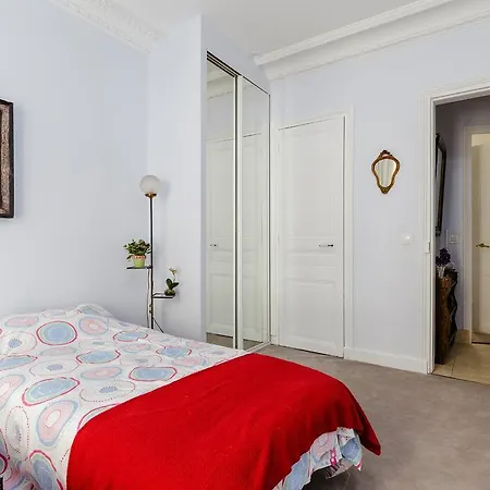 Damremont, F3 A Montmartre Paris